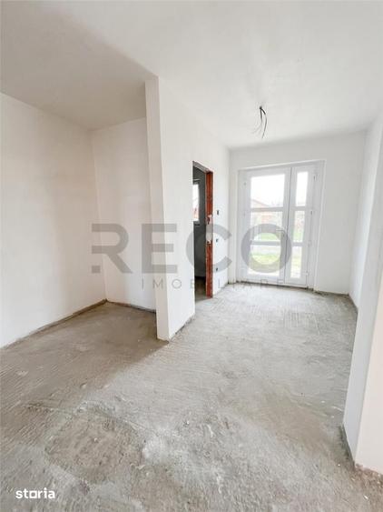 Casă cu 4 camere cu Teren 437 Mp în Sântandrei
