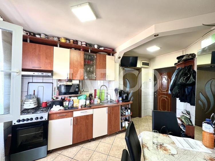 Apartament cu 2 camere semidecomandat, mobilat în Mărăști