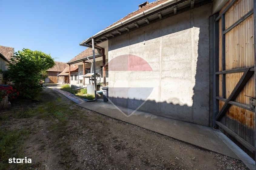 Casă cu 4 camere în Comana