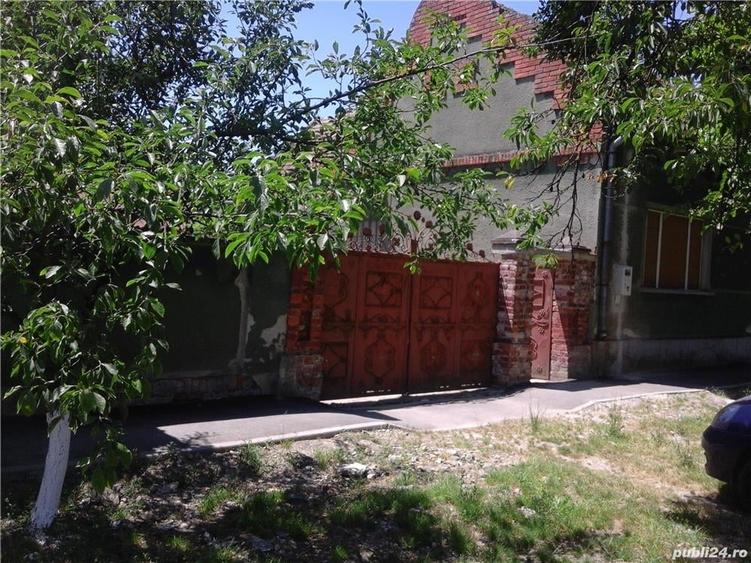 Casă cu 8 camere în Belinț
