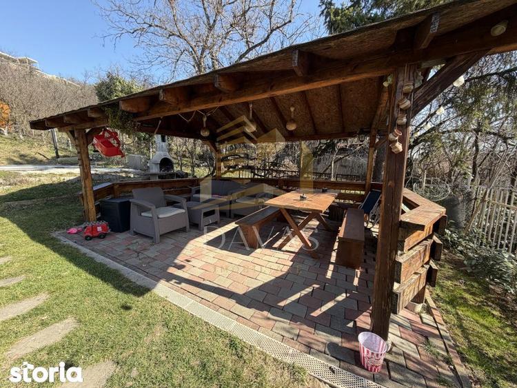 Casă cu 4 camere cu Teren 2000 Mp în Grigorescu