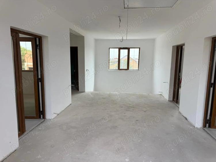 Casă cu 5 camere cu Teren 788 Mp în Parța