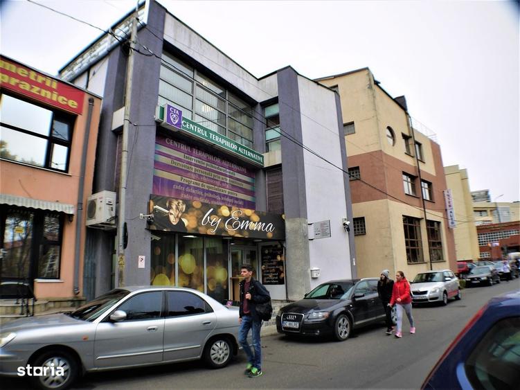 Spațiu comercial, de 240 mp, în Central