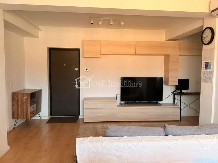 Apartament cu 3 camere decomandat în Florești