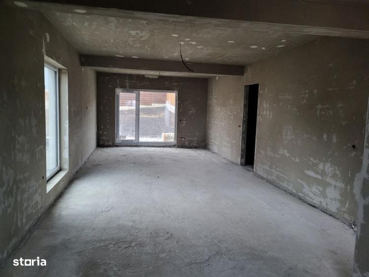 Casă cu 4 camere cu Teren 400 Mp în Dezmir