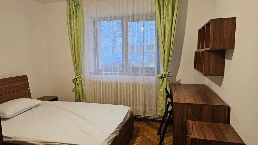 Apartament cu 3 camere decomandat în Hala Centrală