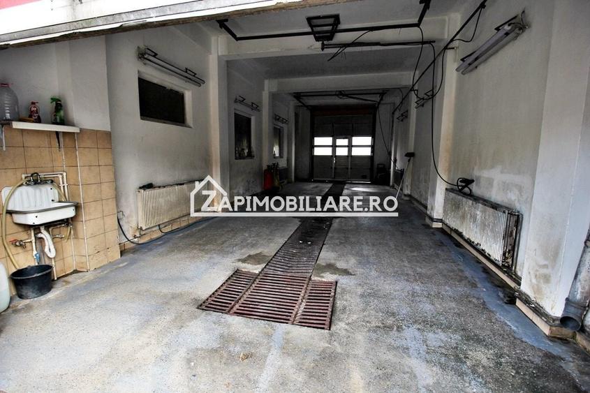 Casă individuală cu 7 camere cu Canalizare în Unirii