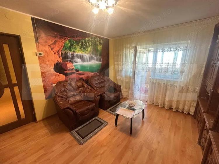 Apartament cu 3 camere decomandat în Micro 11