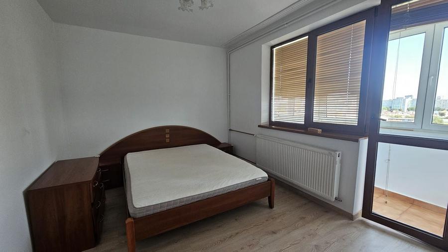 Apartament cu 3 camere decomandat, mobilat în Basarab