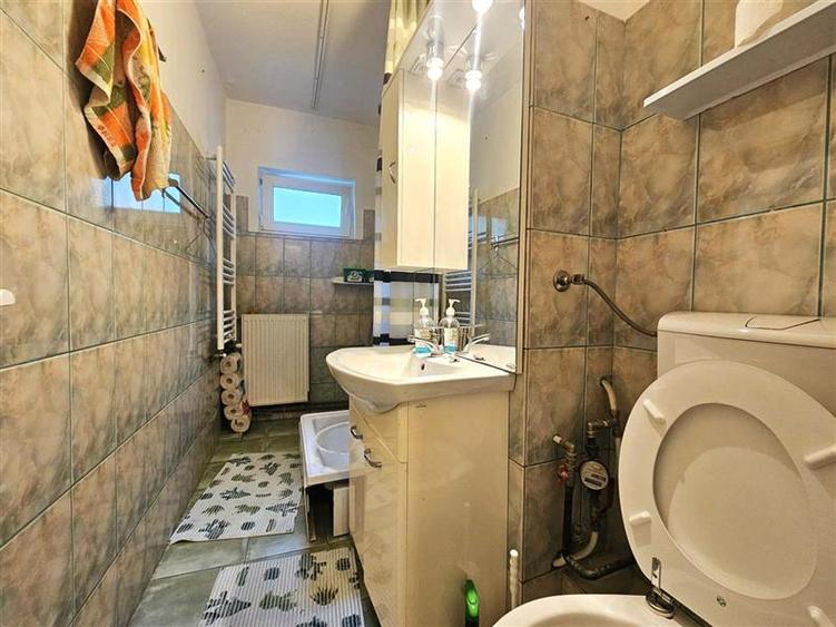 Apartament cu 2 camere semidecomandat, mobilat în Dâmbovița