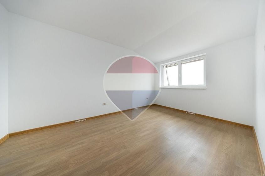 Apartament cu 2 camere semidecomandat în Sânpetru