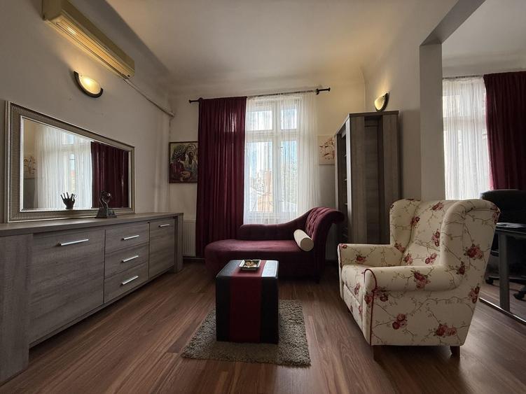 Apartament cu 6 camere decomandat, mobilat în Ultracentral