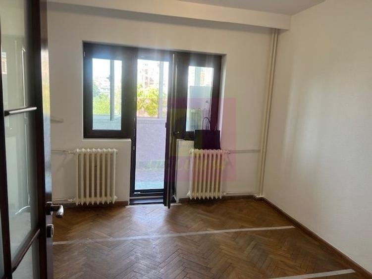 Apartament cu 4 camere decomandat în Unirii
