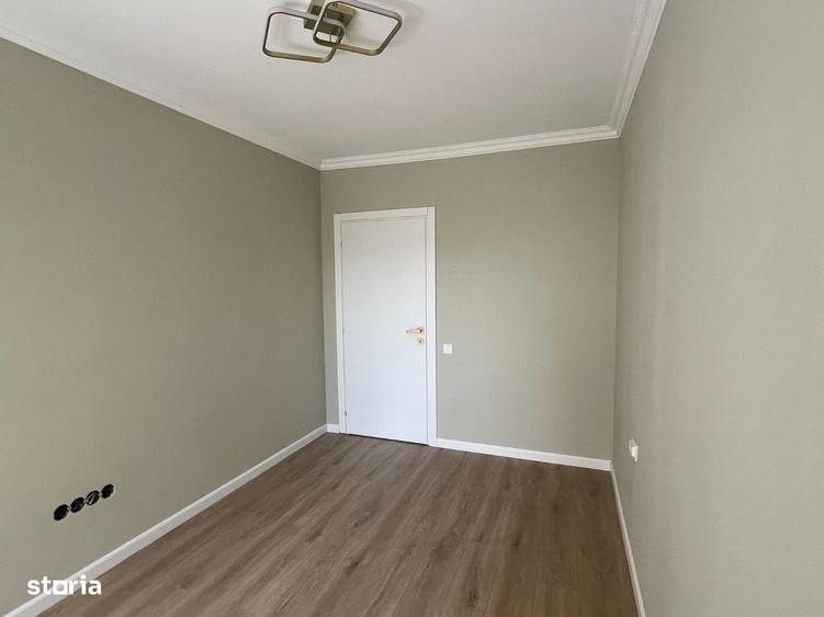 Apartament cu 3 camere semidecomandat în Florești — fotografia 1