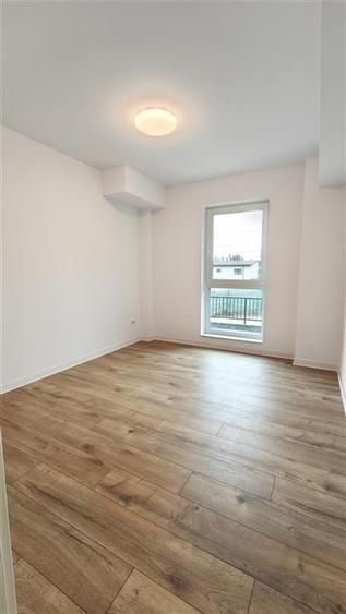 Apartament cu 3 camere decomandat în Rediu