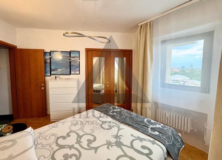 Apartament cu 3 camere decomandat, mobilat în P-ța Victoriei