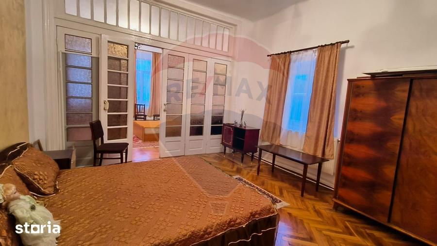 Casă cu 3 camere cu Teren 127.58 Mp în Piața Centrală