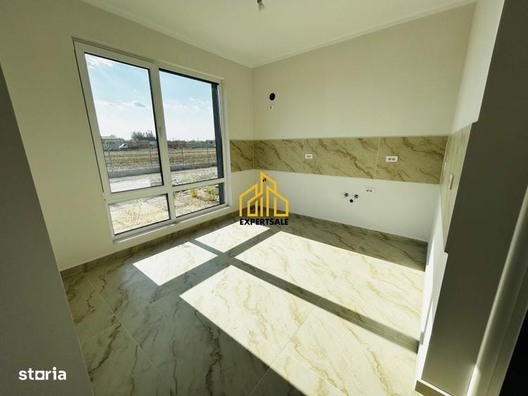 Casă cu 4 camere în Olteni