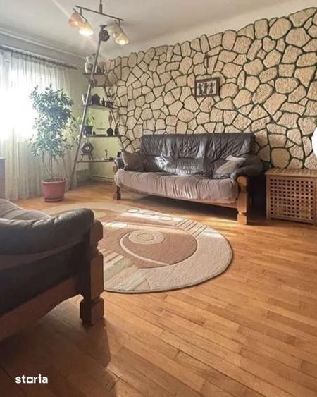 Apartament cu 4 camere decomandat în Gării