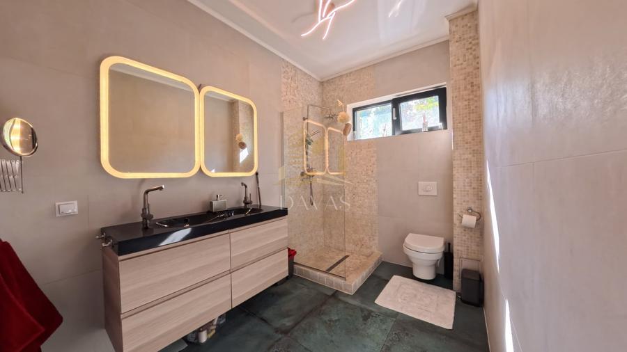 Casă individuală cu 5 camere cu Canalizare în Mănăștur