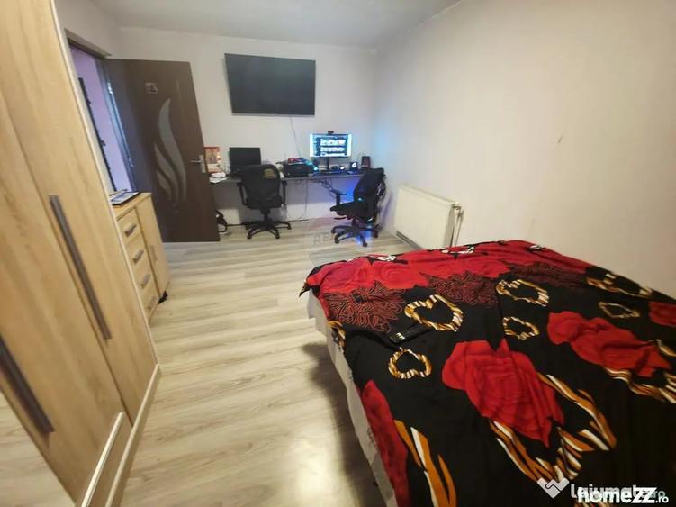 Apartament cu 4 camere decomandat în Mărăței