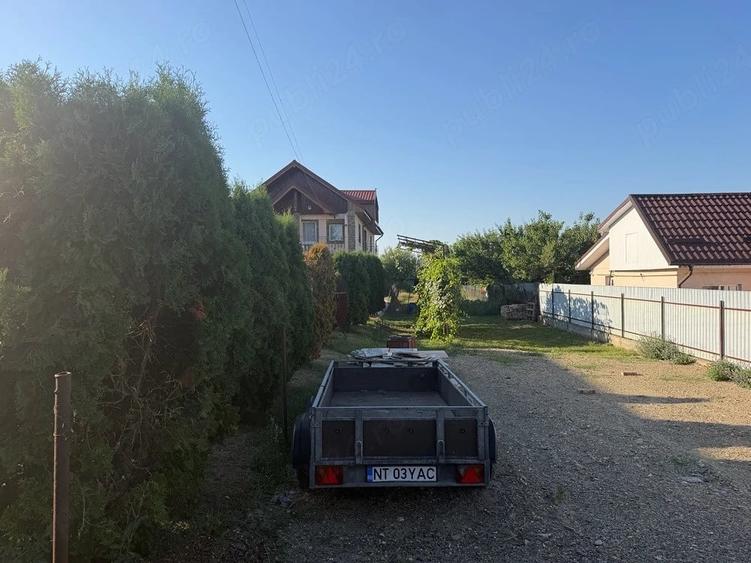 Casă cu 5 camere cu Teren 1000 Mp în Roman