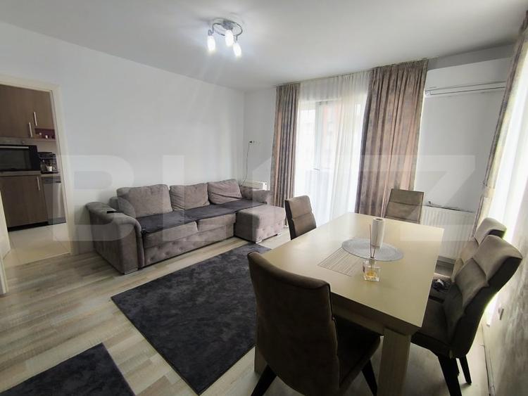 Apartament cu 25 camere decomandat, mobilat în Avantgarden