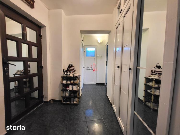 Apartament cu 3 camere semidecomandat în Titan — fotografia 1