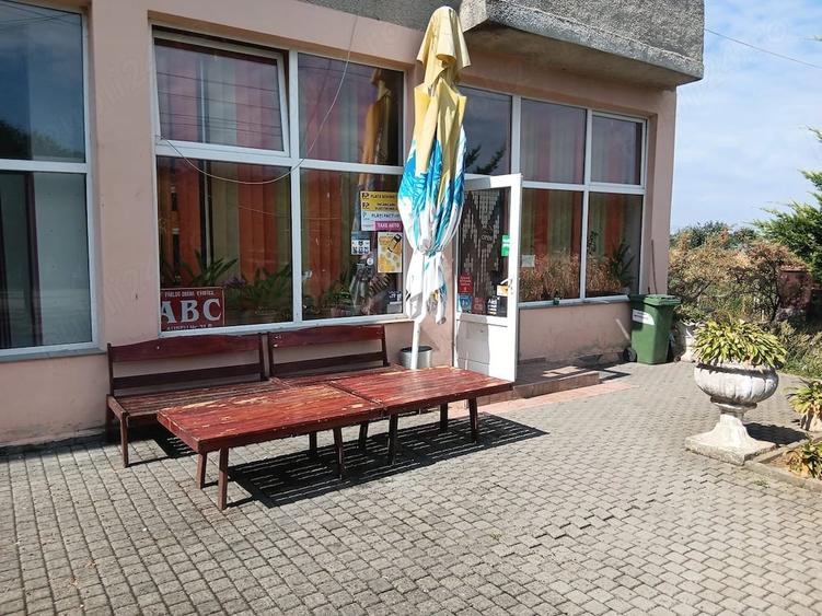Spațiu comercial, de 77 mp, în Aușeu