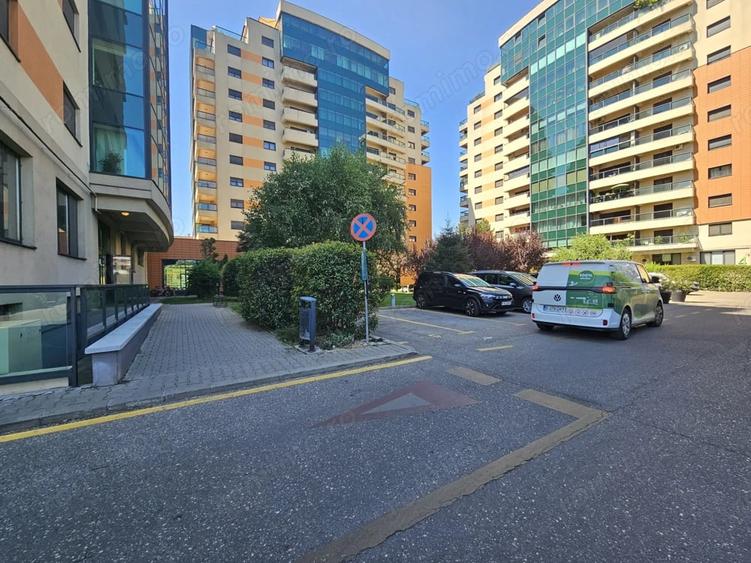 Apartament cu 3 camere semidecomandat în Plevnei