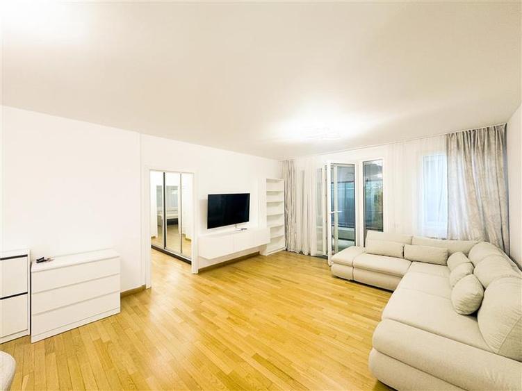 Apartament cu 3 camere semidecomandat, mobilat în Herăstrău