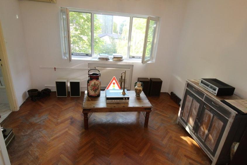 Apartament cu 2 camere decomandat, mobilat în Lahovari