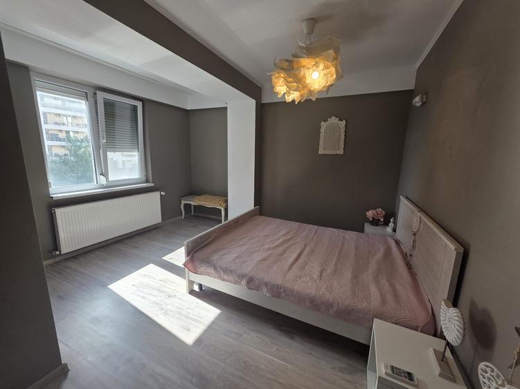 Apartament cu 2 camere semidecomandat, mobilat în Central