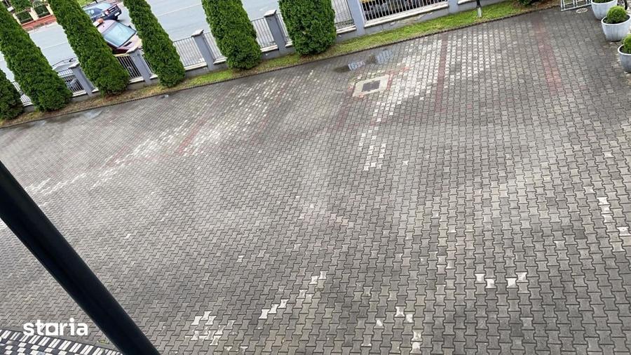 Spațiu comercial, de 500 mp, în Central