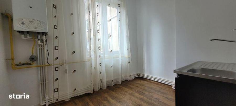 Apartament 2 camere in Onesti, etaj 1, zona centrala. - 4