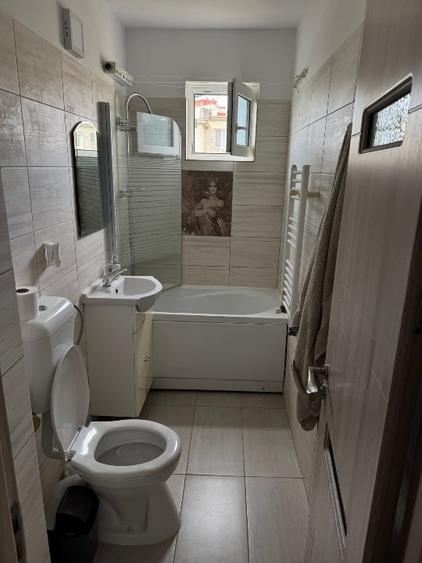 Apartament cu 2 camere semidecomandat, mobilat în Tomis Nord