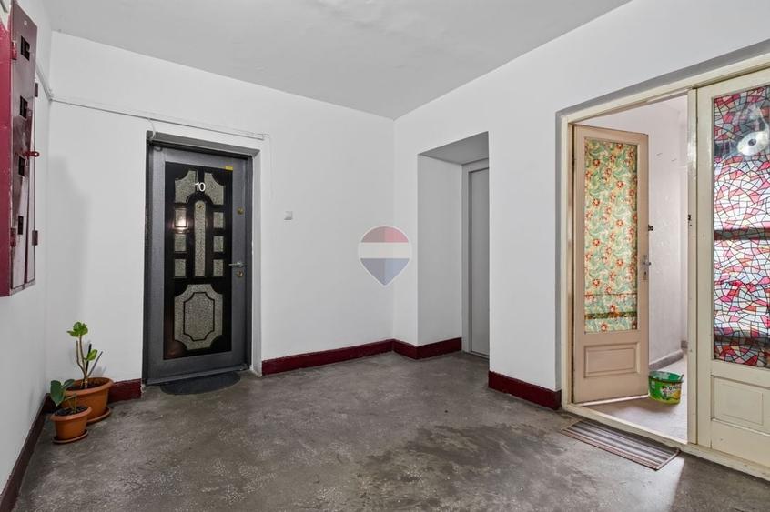 Apartament cu 3 camere semidecomandat în Aurel Vlaicu