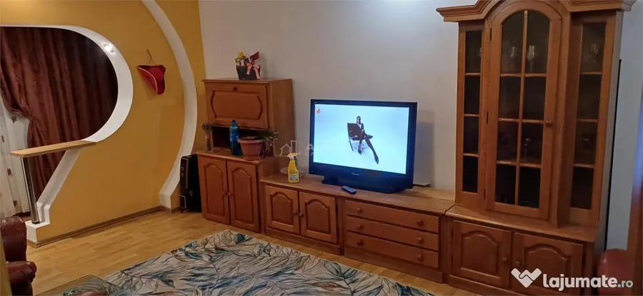 Apartament cu 4 camere decomandat în Bartolomeu