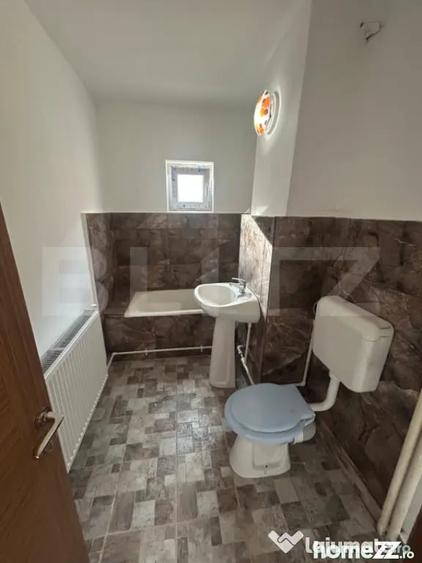 Apartament cu 2 camere semidecomandat în Micro 11