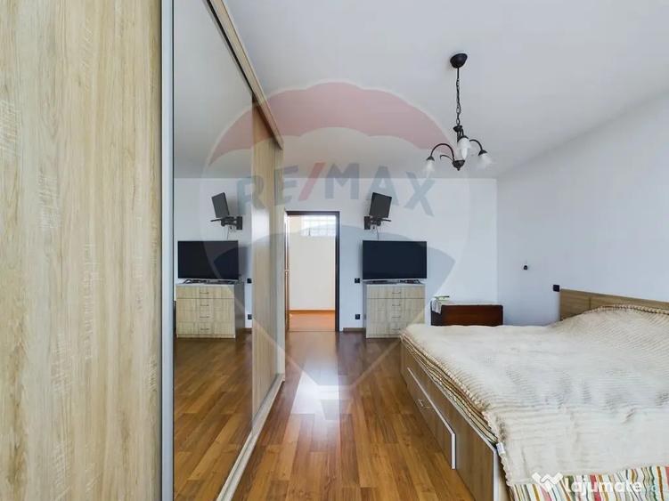 Vila cu 6 camere, teren 1200mp de vanzare- Varasti, la 4 ... - 3