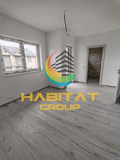 Duplex cu 4 camere cu Canalizare în Exterior Est