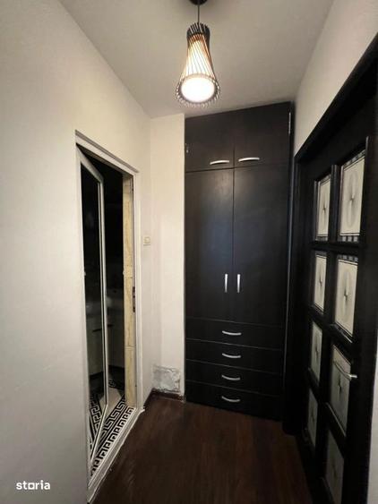 Apartament cu 3 camere semidecomandat, mobilat în Pantelimon