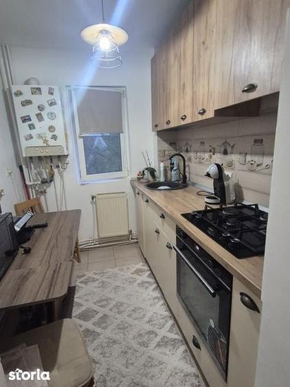 Vand apartament 3 camere semidecomandat - 2