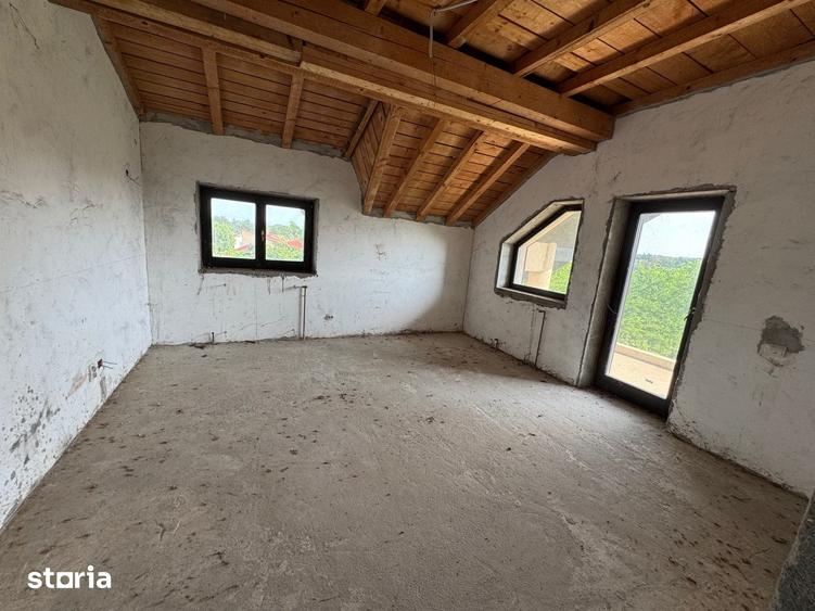 Casă cu Teren 970 Mp în Brănești
