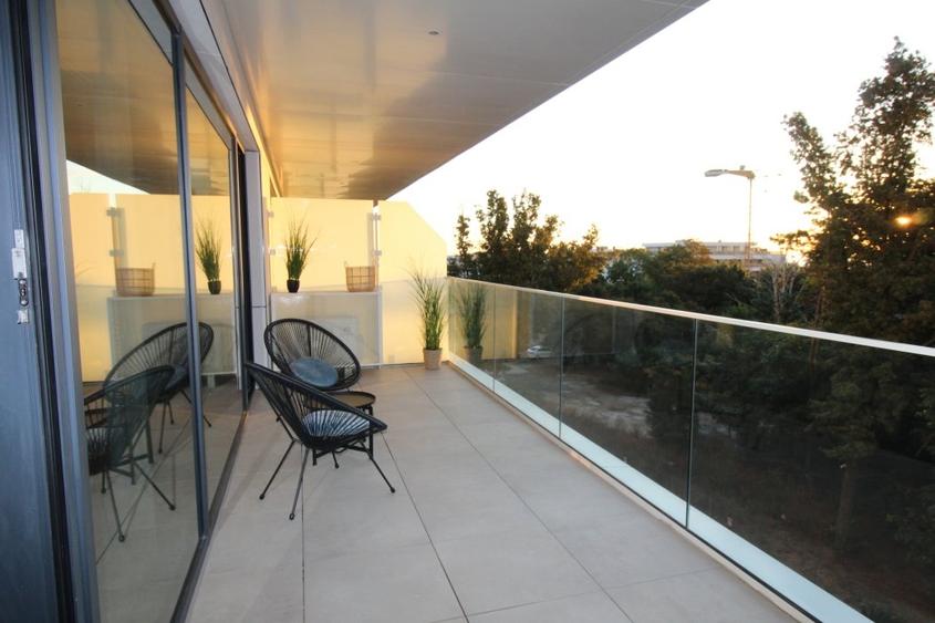 Apartament cu 2 camere semidecomandat, mobilat în Olimp