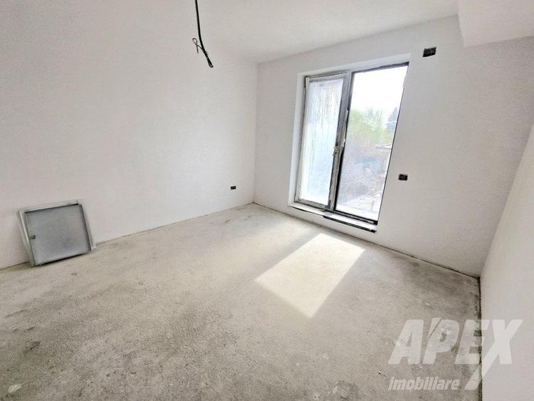 Duplex cu 5 camere cu Canalizare în Bucureștii Noi