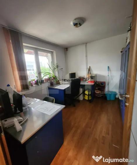 Casă cu 9 camere cu Teren 1500 Mp în Criș