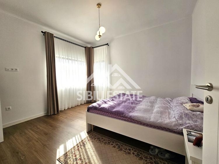 Casă individuală cu 5 camere cu Canalizare în Central