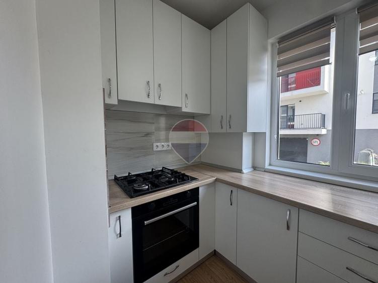 Apartament cu 2 camere semidecomandat, mobilat în Florești