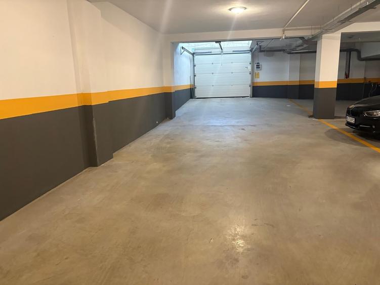 Apartament cu 3 camere decomandat în 1 Mai